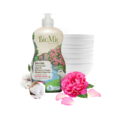 BioMio BIO-CARE средство для мытья посуды, овощей и фруктов с эфирным маслом розового дерева 450 мл