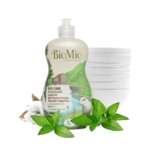 BioMio BIO-CARE средство для мытья посуды, овощей и фруктов с эфирным маслом мяты 450 мл