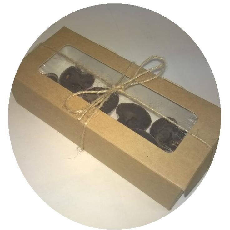 Натуральный темный шоколад "Динь-Динь" с ванилью и кэробом - конфеты с клюквой и миндалем 60 г